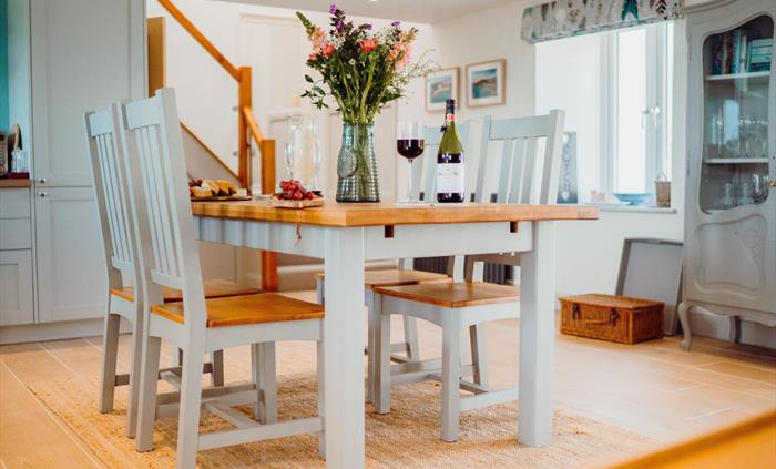 Plas dining area